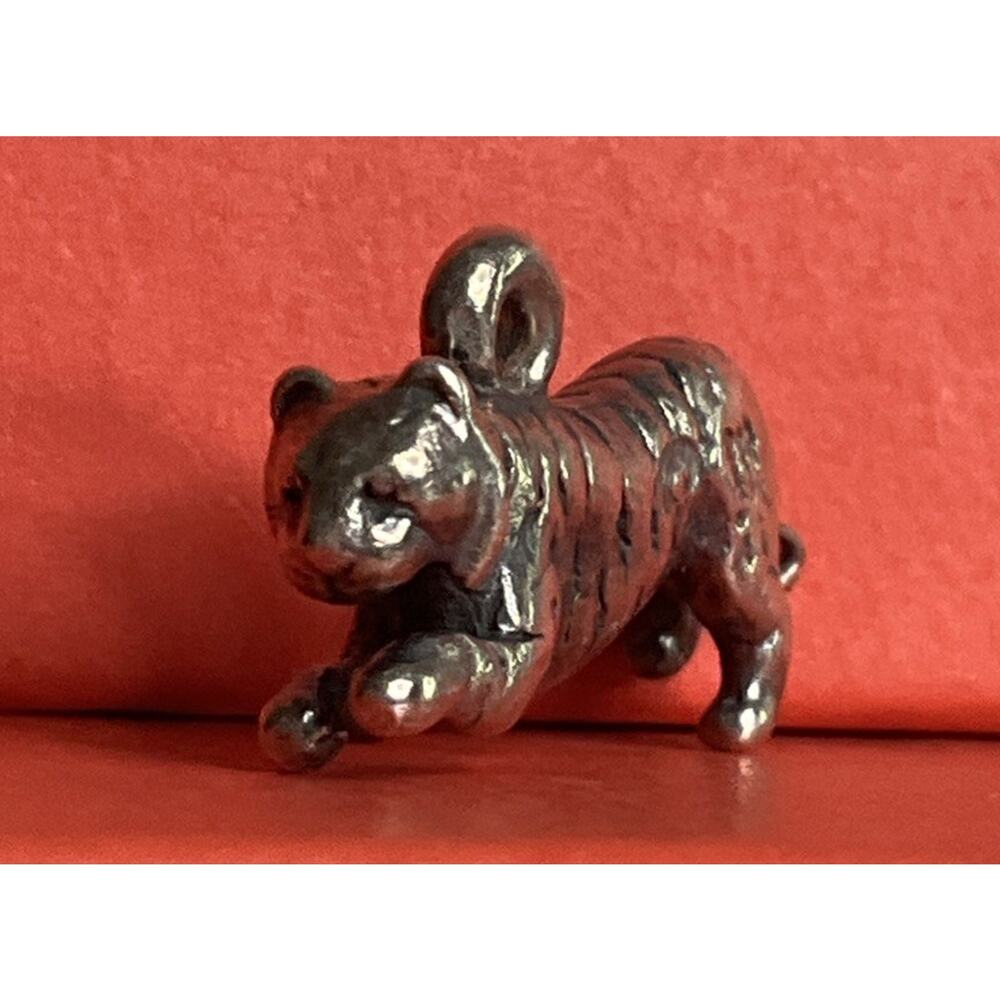 Retired James Avery 3D Tiger Sterling Silver 925 Charm - Picture 2 of 9